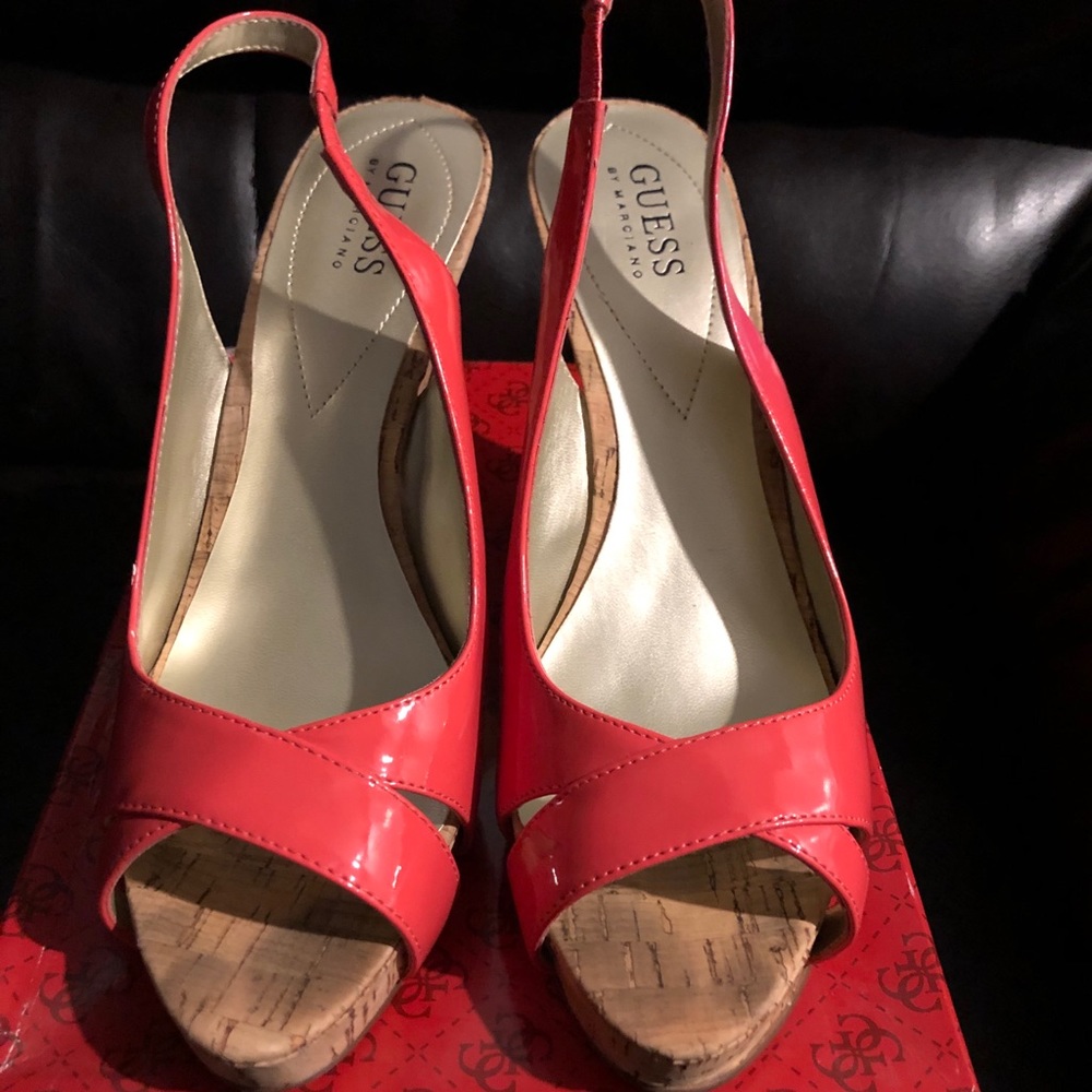 Guess Violetta wedge Sandal size 9